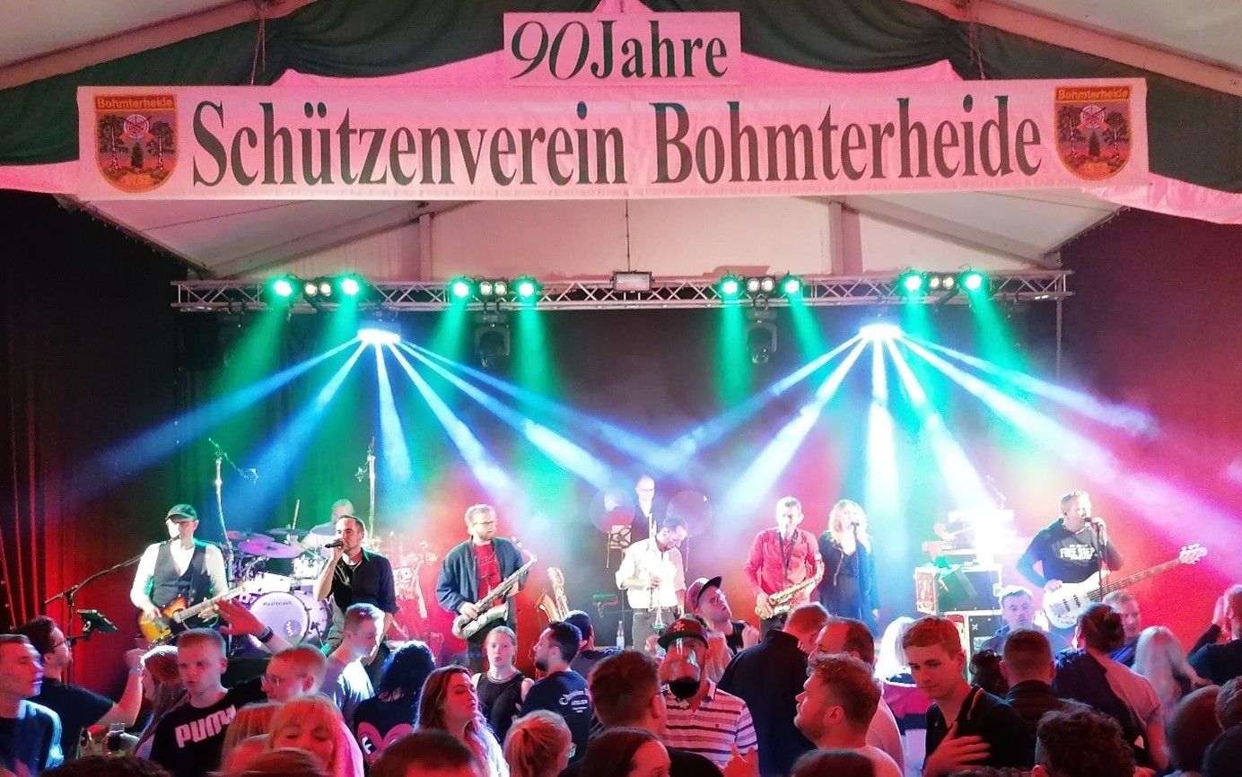 Tanzveranstaltung mit dem FreeSteps Orchestra Tanzveranstaltung mit dem FreeSteps Orchestra